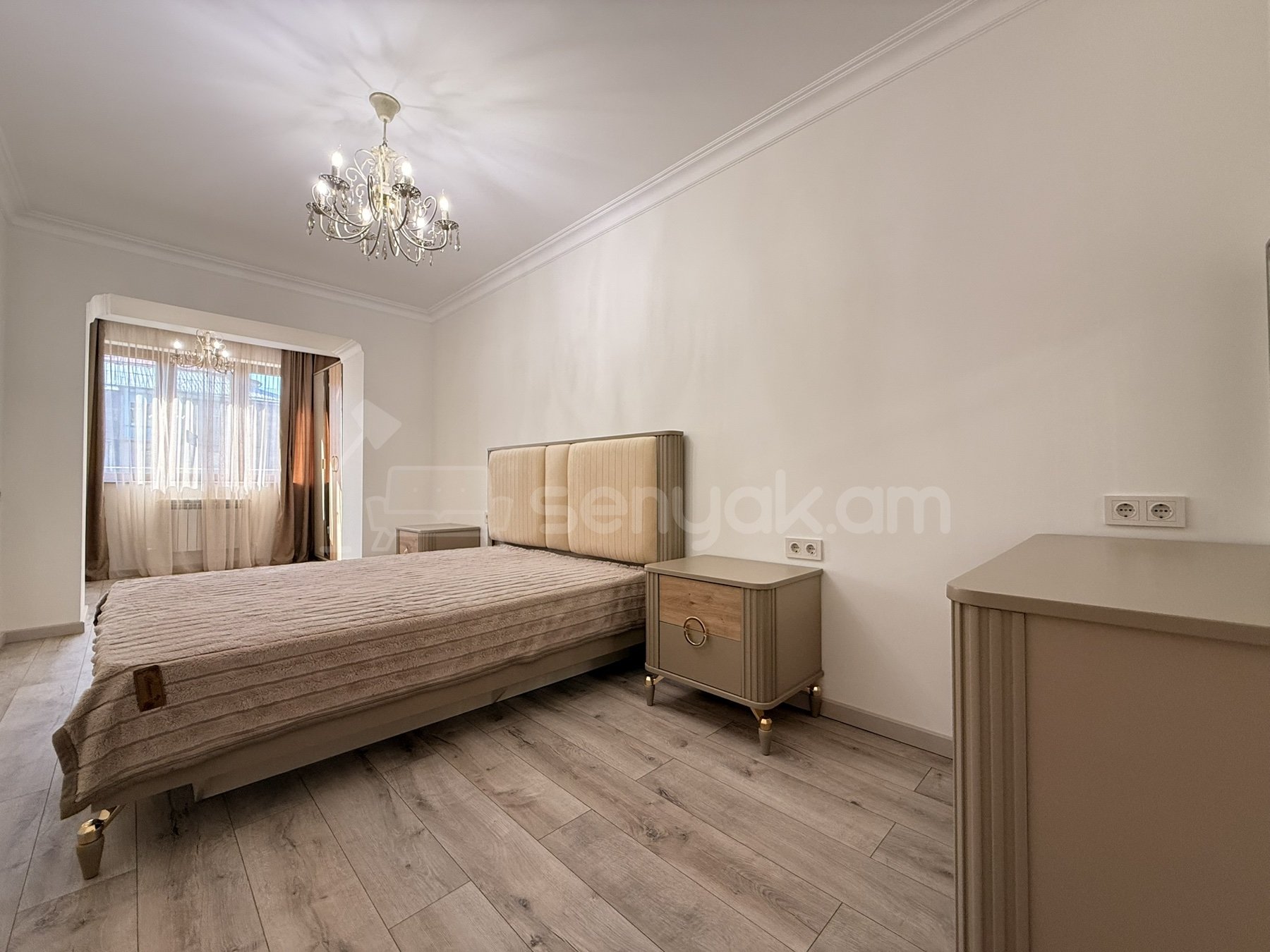 2 Սենյականոց Բնակարան Քարե Շենքում, 60քմ, 4/5 հարկ, Դիզայներական Վերանորոգված, Կահավորված