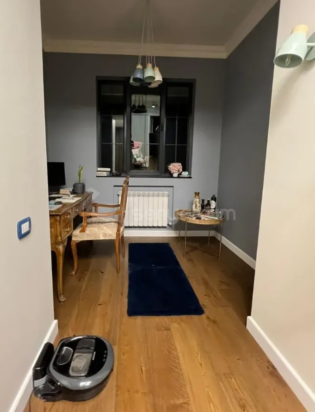 2 Սենյականոց Բնակարան Քարե Շենքում, 61քմ, 4/5 հարկ, Դիզայներական Վերանորոգված