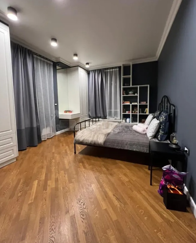 2 Սենյականոց Բնակարան Քարե Շենքում, 61քմ, 4/5 հարկ, Դիզայներական Վերանորոգված