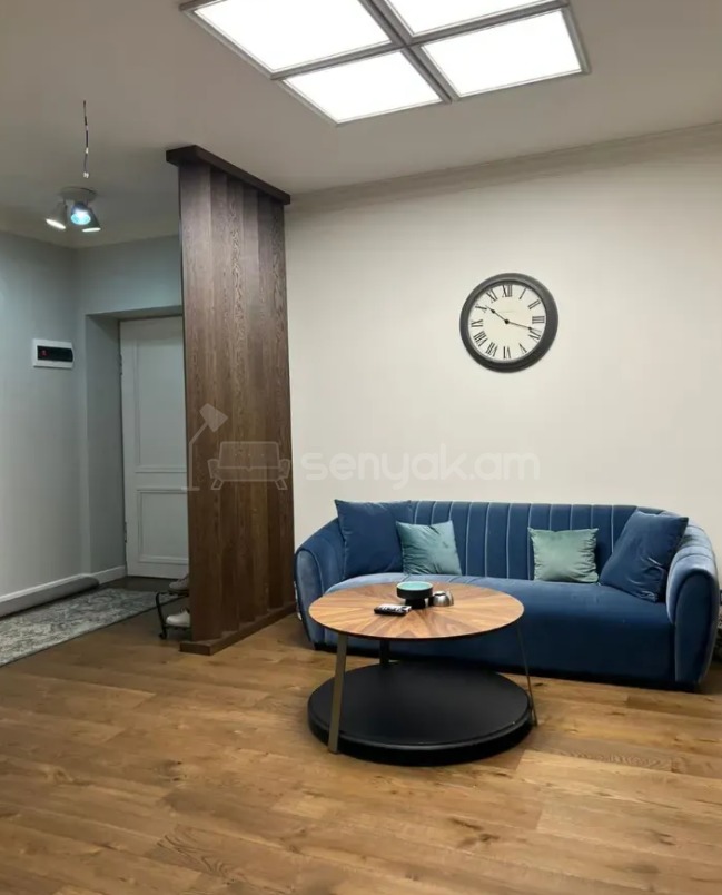 2 Սենյականոց Բնակարան Քարե Շենքում, 61քմ, 4/5 հարկ, Դիզայներական Վերանորոգված