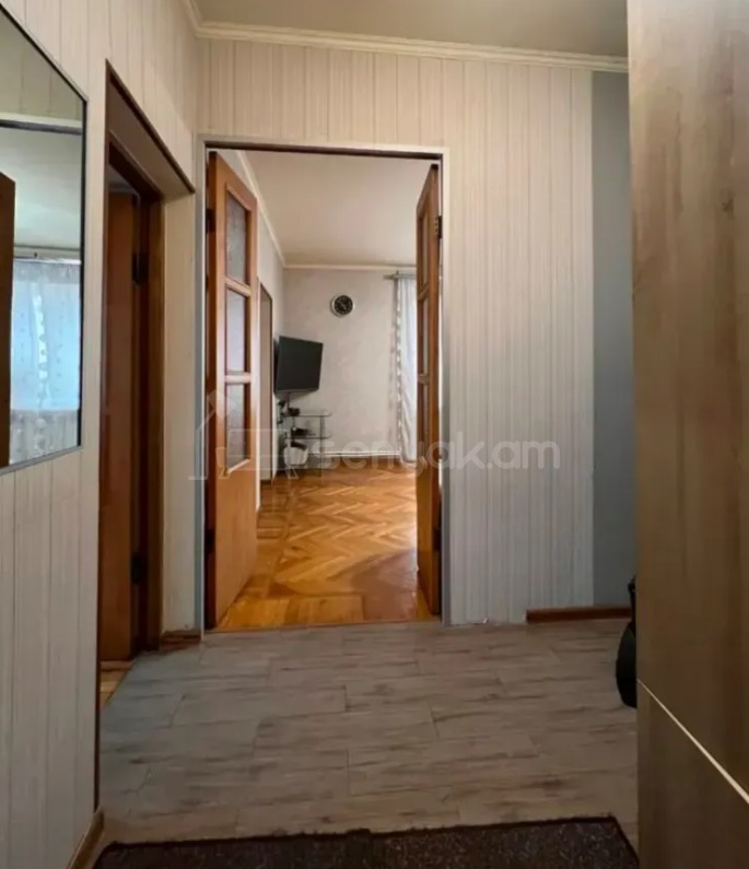 3 Սենյականոց Բնակարան Քարե Շենքում, 82քմ, 5/5 հարկ, Կապիտալ Վերանորոգված