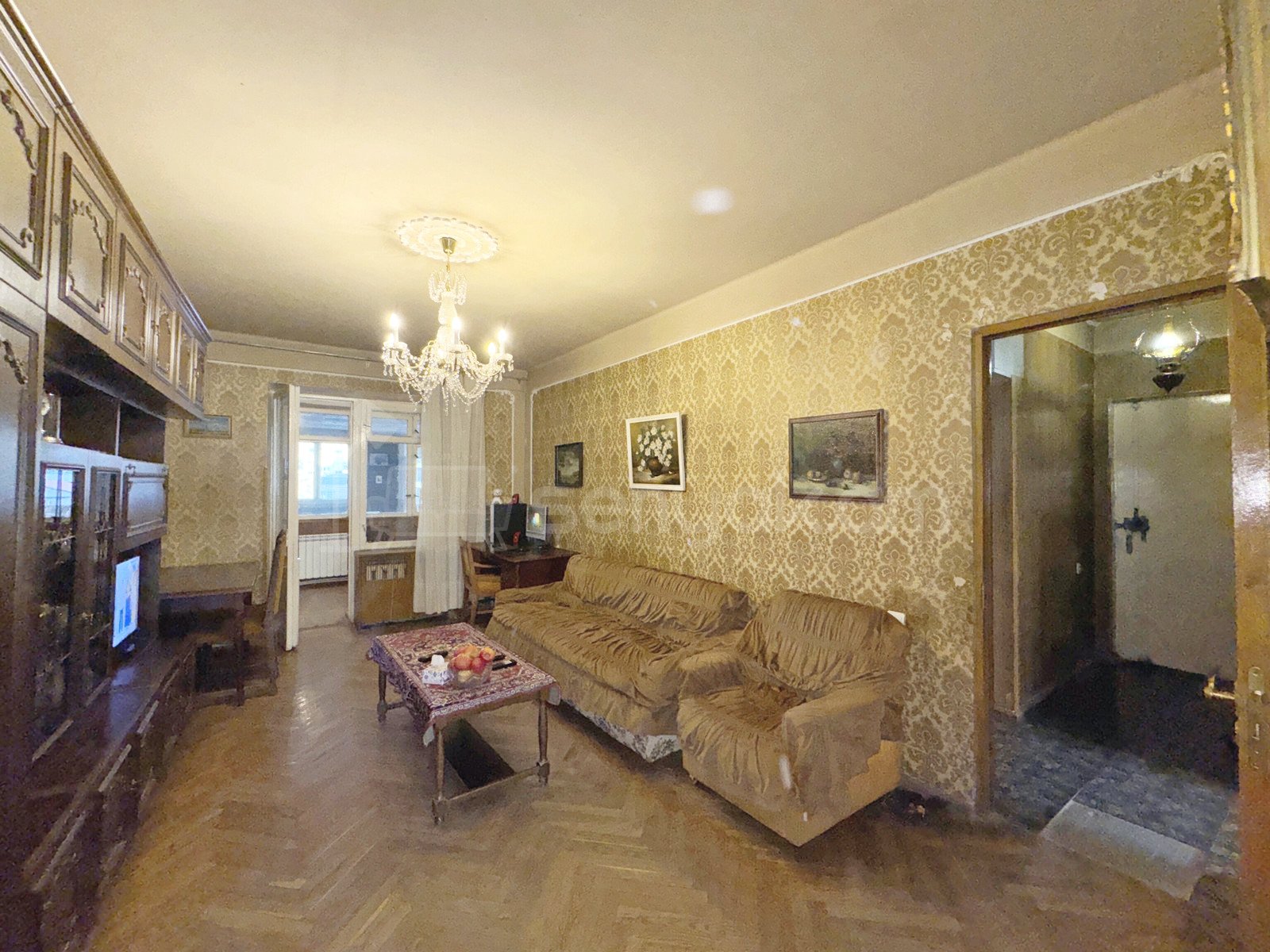 4 Սենյականոց Բնակարան Քարե Շենքում, 135քմ, 3/5 հարկ, Նորմալ Վիճակում