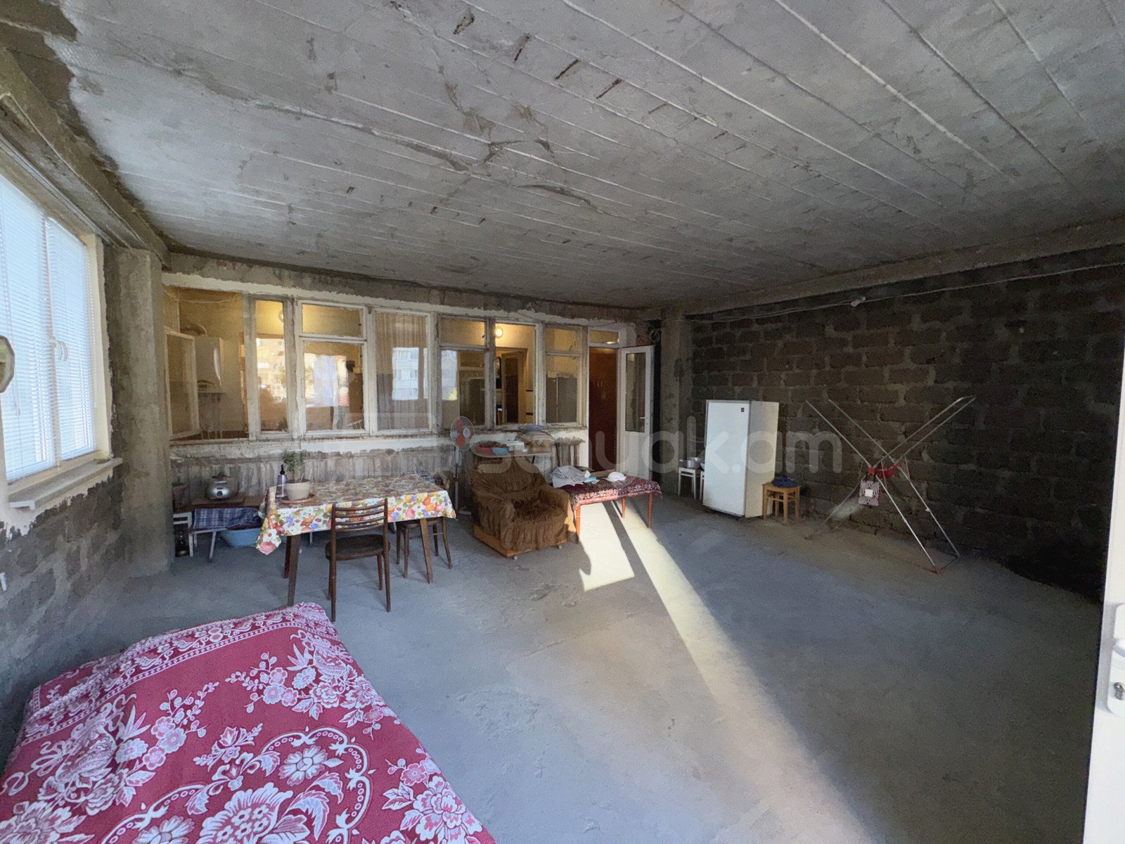 4 Սենյականոց Բնակարան Քարե Շենքում, 135քմ, 3/5 հարկ, Նորմալ Վիճակում