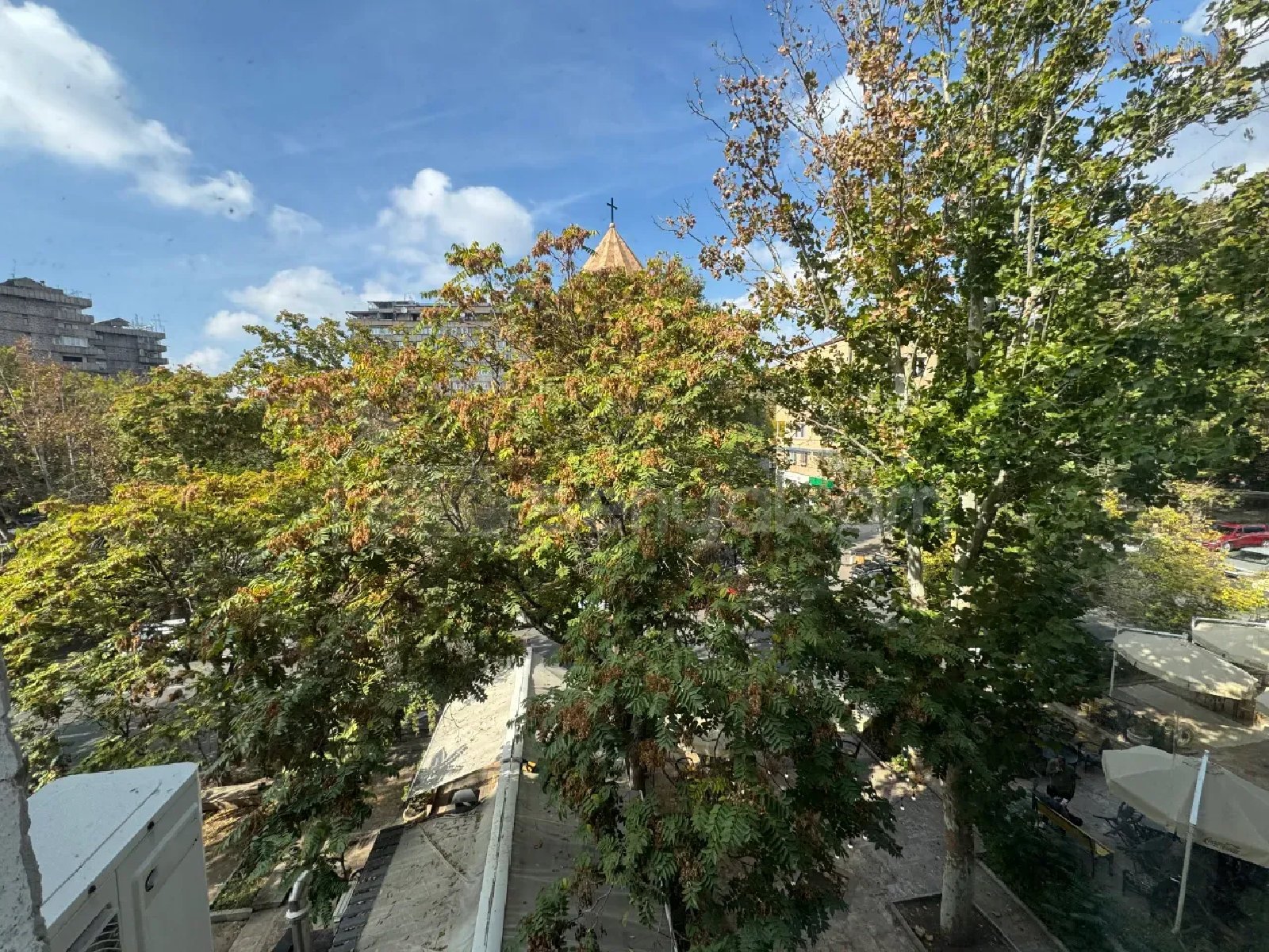 4 Սենյականոց Բնակարան Քարե Շենքում, 135քմ, 3/5 հարկ, Նորմալ Վիճակում