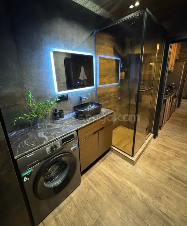 3 Սենյականոց Բնակարան, 80քմ, 4/5 հարկ, Դիզայներական Վերանորոգված, Կահավորված