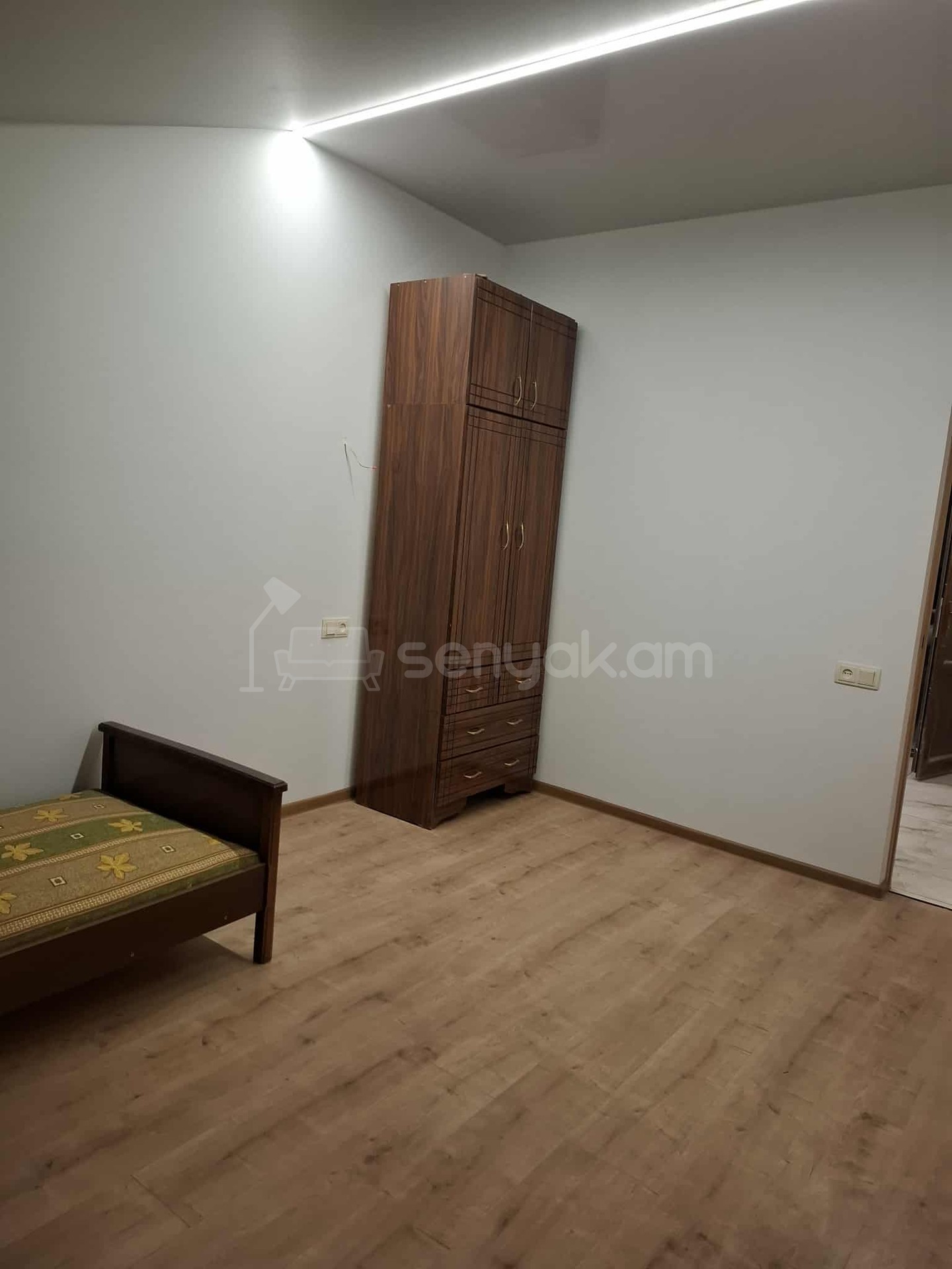 2 Սենյականոց Բնակարան Քարե Շենքում, 60քմ, 2/2 հարկ, Կապիտալ Վերանորոգված, Կահավորված, Արևկող