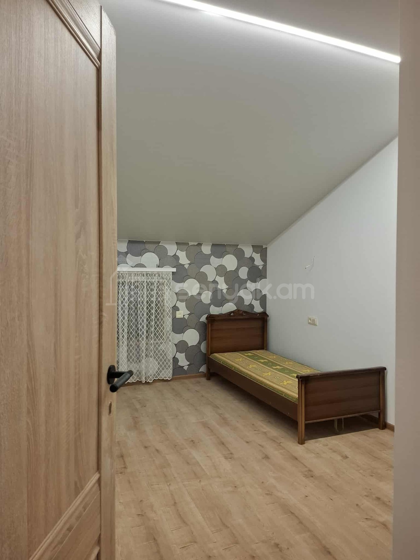 2 Սենյականոց Բնակարան Քարե Շենքում, 60քմ, 2/2 հարկ, Կապիտալ Վերանորոգված, Կահավորված, Արևկող