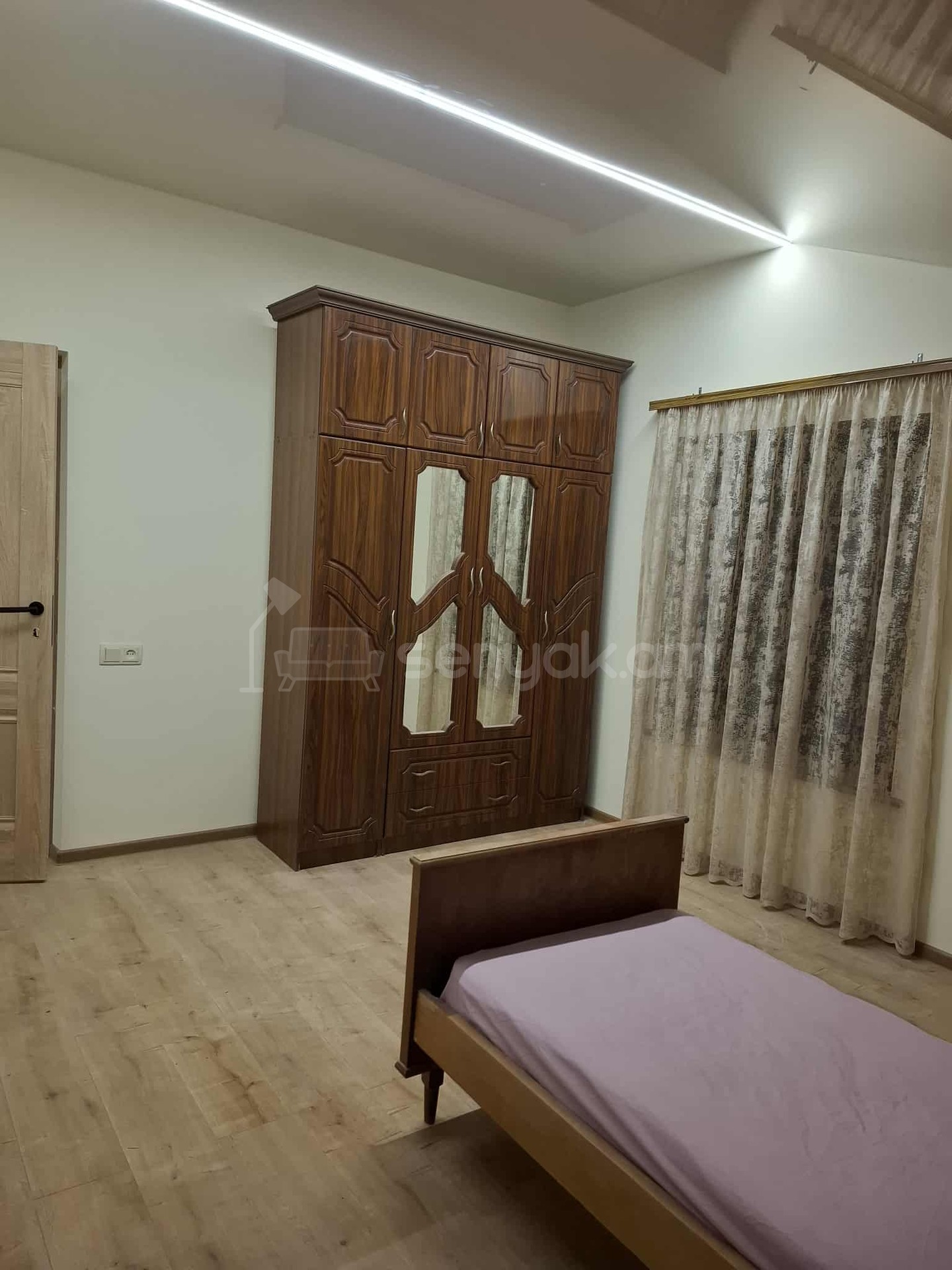 2 Սենյականոց Բնակարան Քարե Շենքում, 60քմ, 2/2 հարկ, Կապիտալ Վերանորոգված, Կահավորված, Արևկող