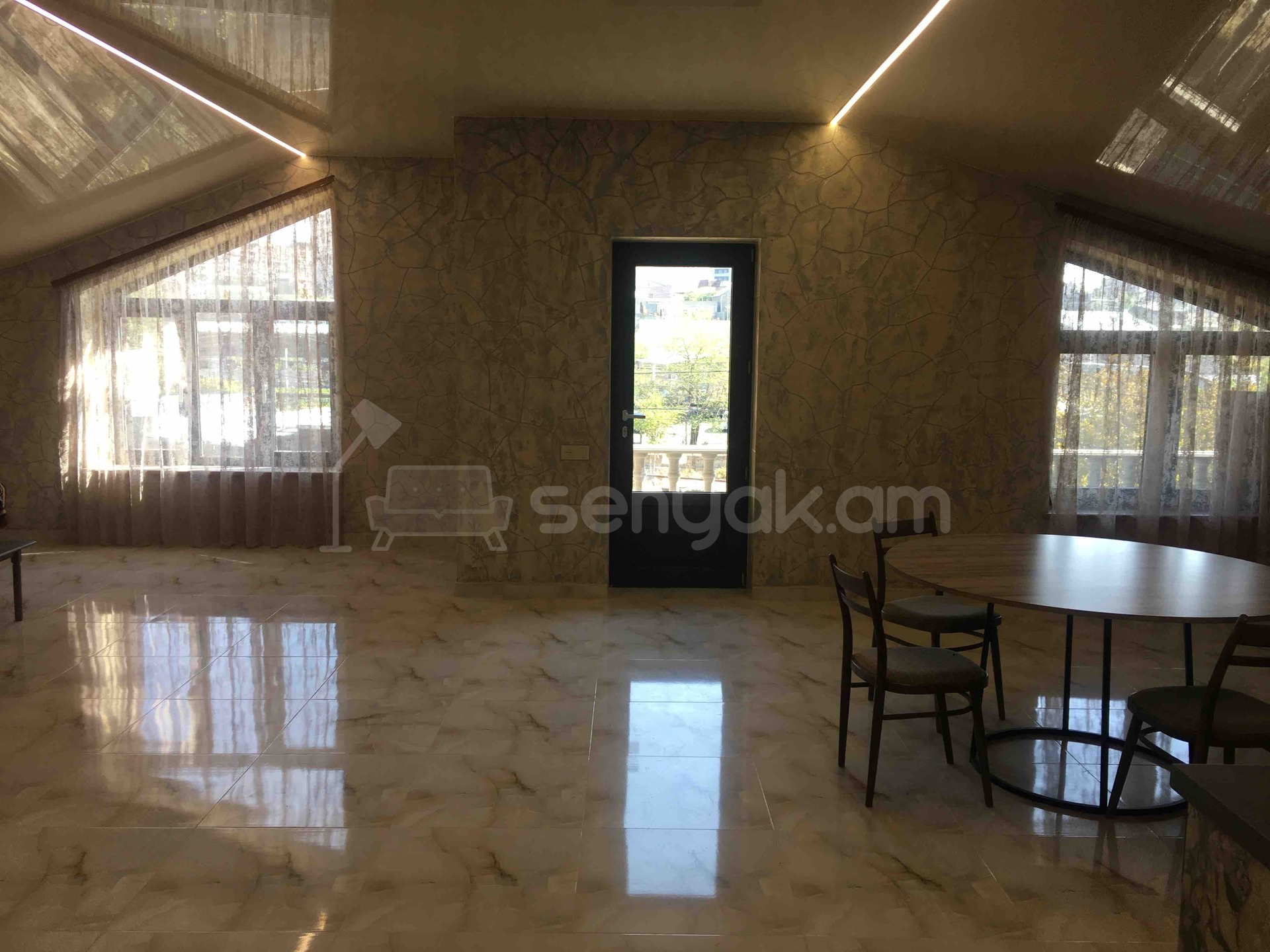 2 Սենյականոց Բնակարան Քարե Շենքում, 60քմ, 2/2 հարկ, Կապիտալ Վերանորոգված, Կահավորված, Արևկող