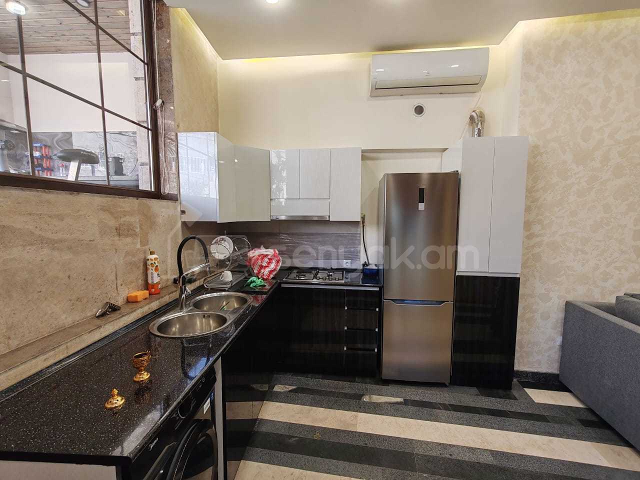 2 Սենյականոց Բնակարան Քարե Շենքում, 56քմ, 1/1 հարկ, Նորմալ Վիճակում, Կահավորված