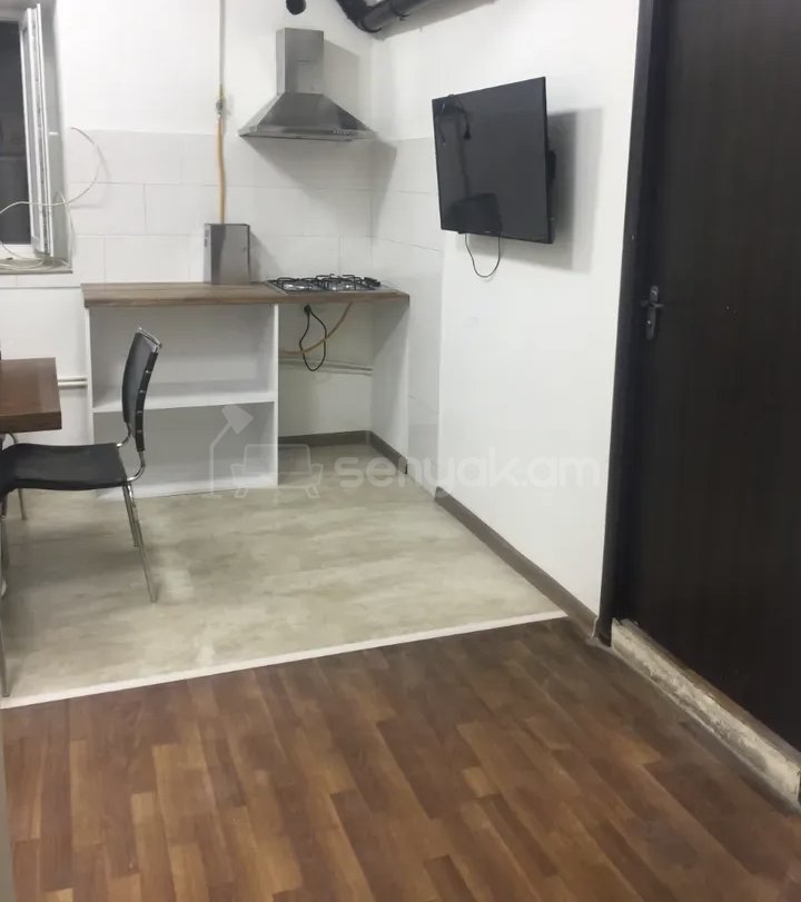 2 Սենյականոց Բնակարան Քարե Շենքում, 56քմ, 1/1 հարկ, Նորմալ Վիճակում, Կահավորված