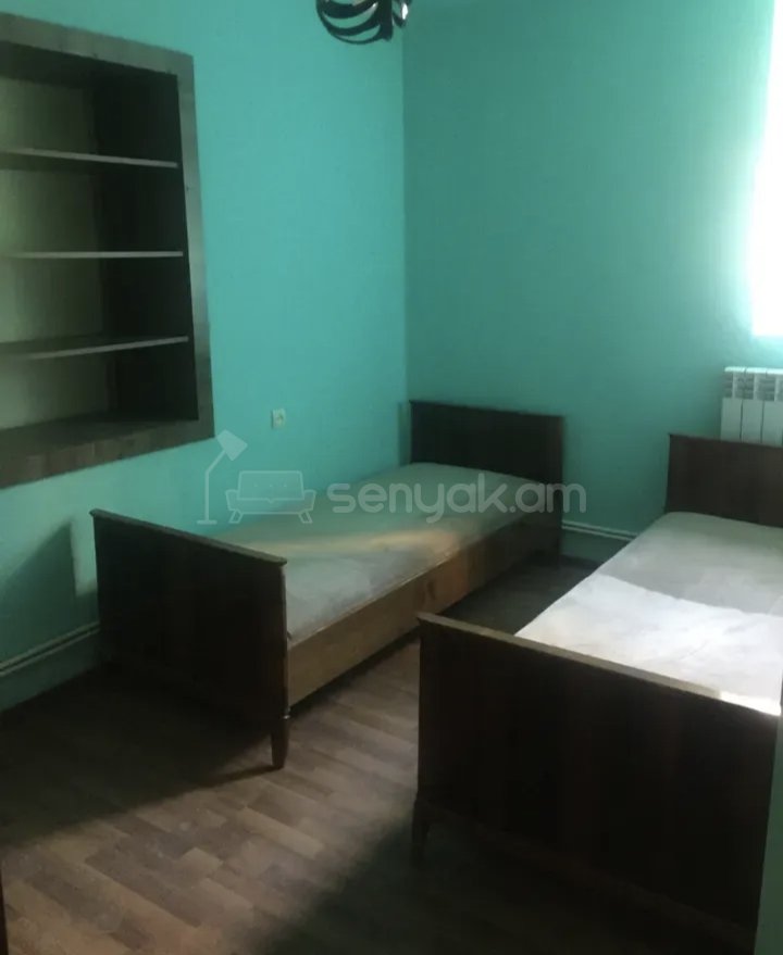 2 Սենյականոց Բնակարան Քարե Շենքում, 56քմ, 1/1 հարկ, Նորմալ Վիճակում, Կահավորված