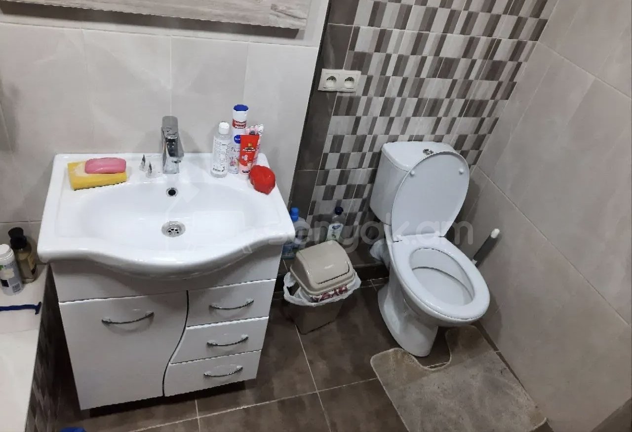 2 Սենյականոց Բնակարան, 50քմ, 3/9 հարկ, Կապիտալ Վերանորոգված, Կահավորված, Արևկող