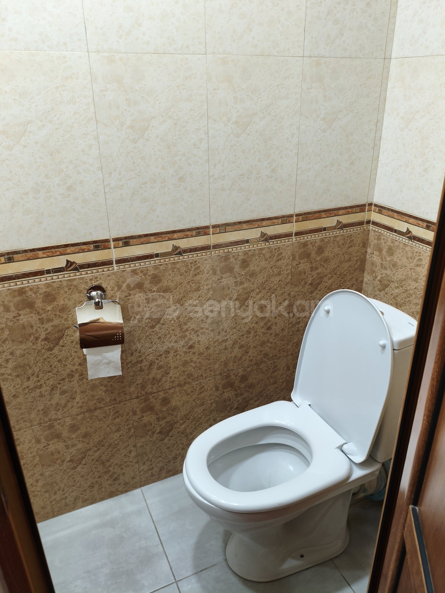 1 Սենյականոց Բնակարան Քարե Շենքում, 40քմ, 3/5 հարկ, Նորմալ Վիճակում, Կահավորված, Արևկող