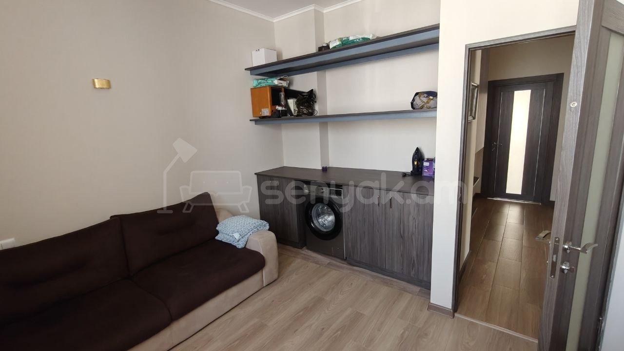 6 Սենյականոց Առանձնատուն, 200քմ, Ավտոտնակով