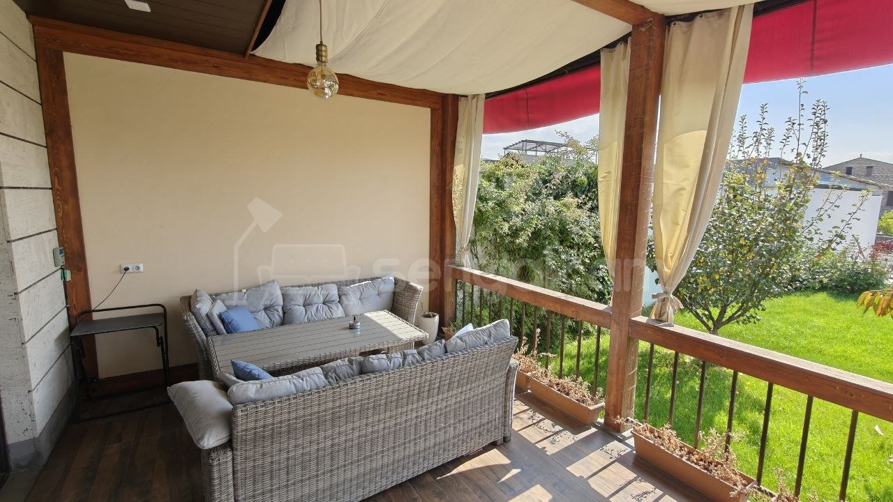 6 Սենյականոց Առանձնատուն, 200քմ, Ավտոտնակով