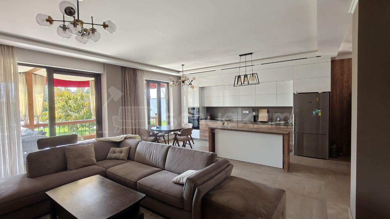 6 Սենյականոց Առանձնատուն, 200քմ, Ավտոտնակով