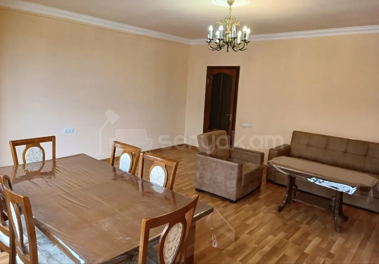 3 Սենյականոց Բնակարան, 80քմ, 4/9 հարկ, Նորմալ Վիճակում, Կահավորված