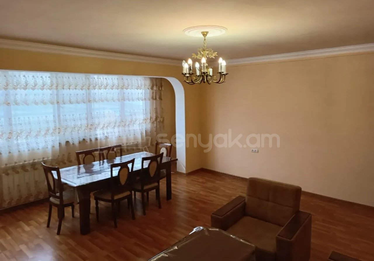 3 Սենյականոց Բնակարան, 80քմ, 4/9 հարկ, Նորմալ Վիճակում, Կահավորված