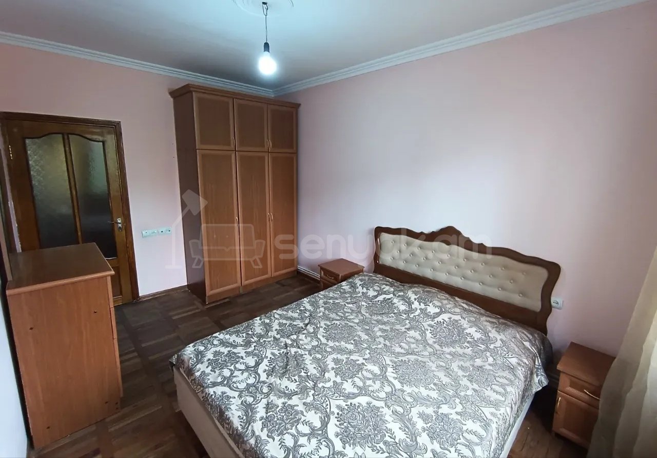 3 Սենյականոց Բնակարան, 80քմ, 4/9 հարկ, Նորմալ Վիճակում, Կահավորված