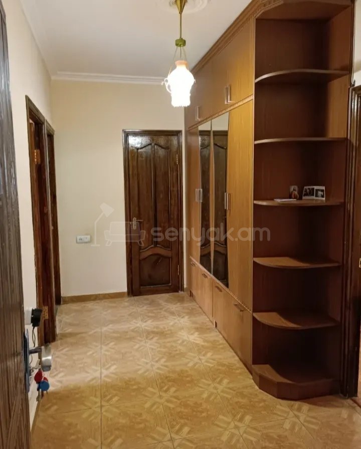 3 Սենյականոց Բնակարան, 80քմ, 4/9 հարկ, Նորմալ Վիճակում, Կահավորված