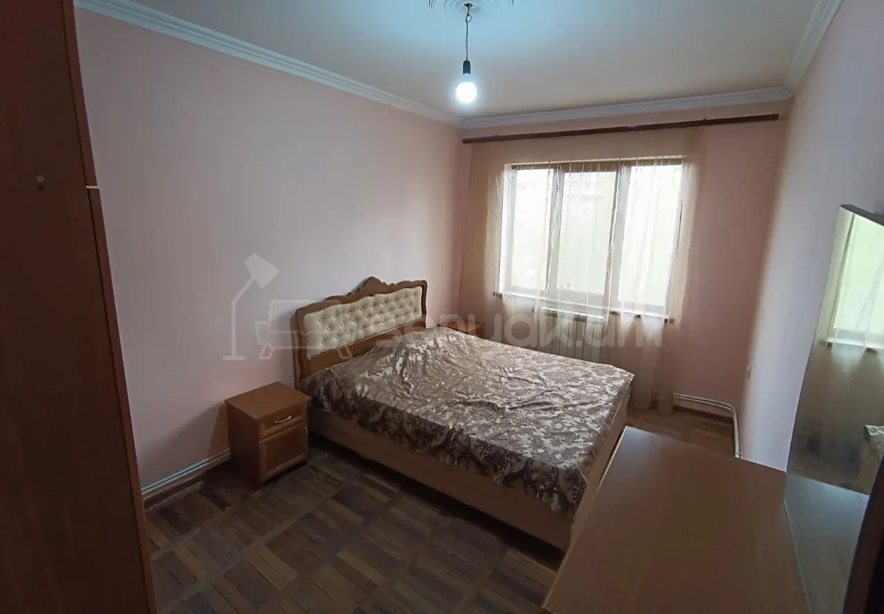 3 Սենյականոց Բնակարան, 80քմ, 4/9 հարկ, Նորմալ Վիճակում, Կահավորված