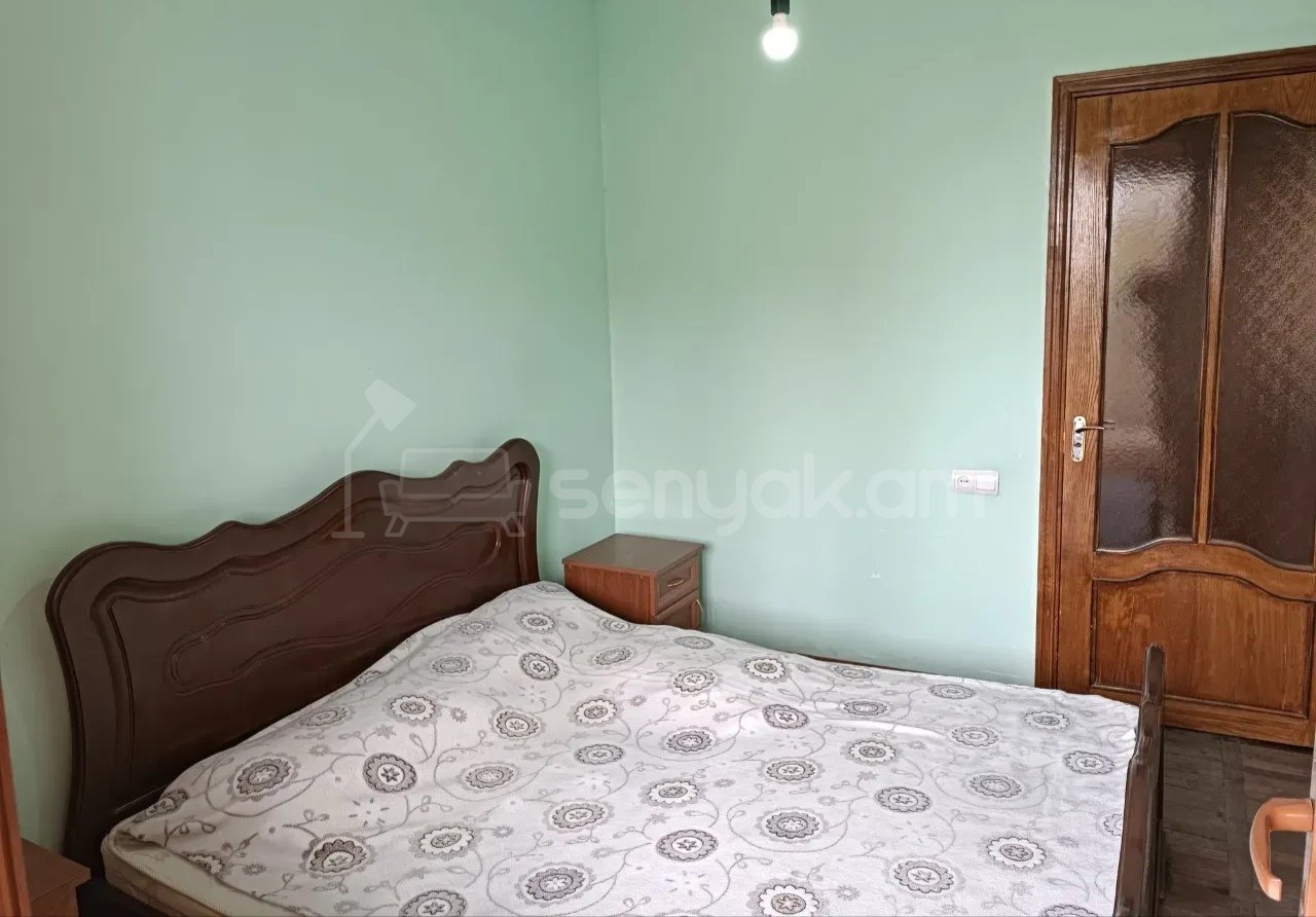 3 Սենյականոց Բնակարան, 80քմ, 4/9 հարկ, Նորմալ Վիճակում, Կահավորված