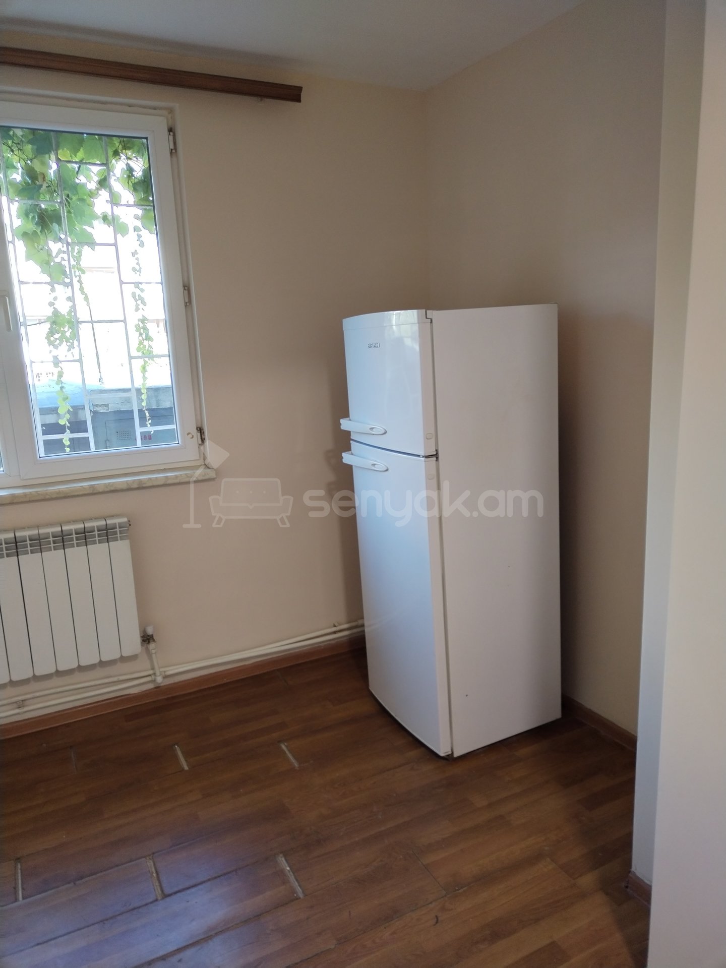 2 Սենյականոց Բնակարան Քարե Շենքում, 50քմ, 1/5 հարկ, Նորմալ Վիճակում, Կահավորված, Արևկող