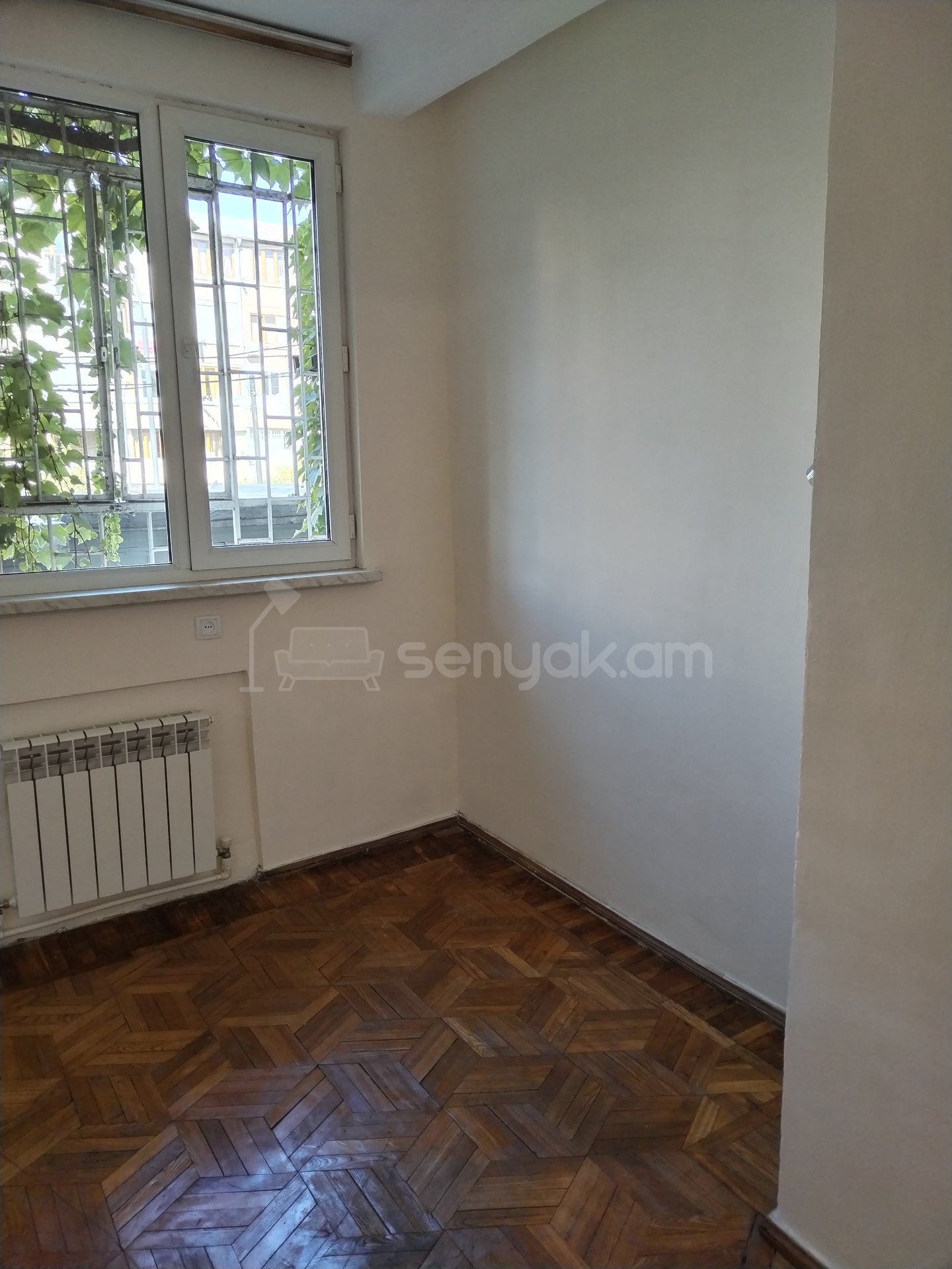 2 Սենյականոց Բնակարան Քարե Շենքում, 50քմ, 1/5 հարկ, Նորմալ Վիճակում, Կահավորված, Արևկող