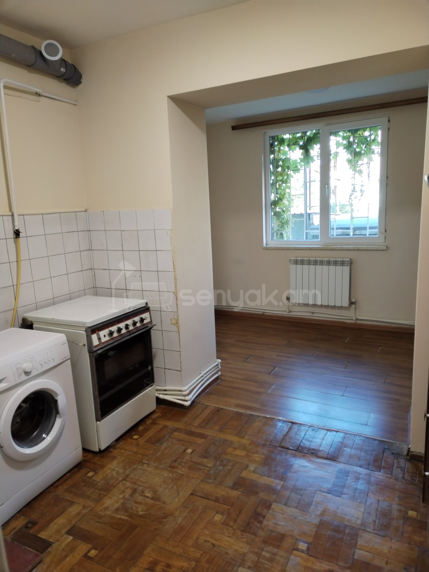 2 Սենյականոց Բնակարան Քարե Շենքում, 50քմ, 1/5 հարկ, Նորմալ Վիճակում, Կահավորված, Արևկող