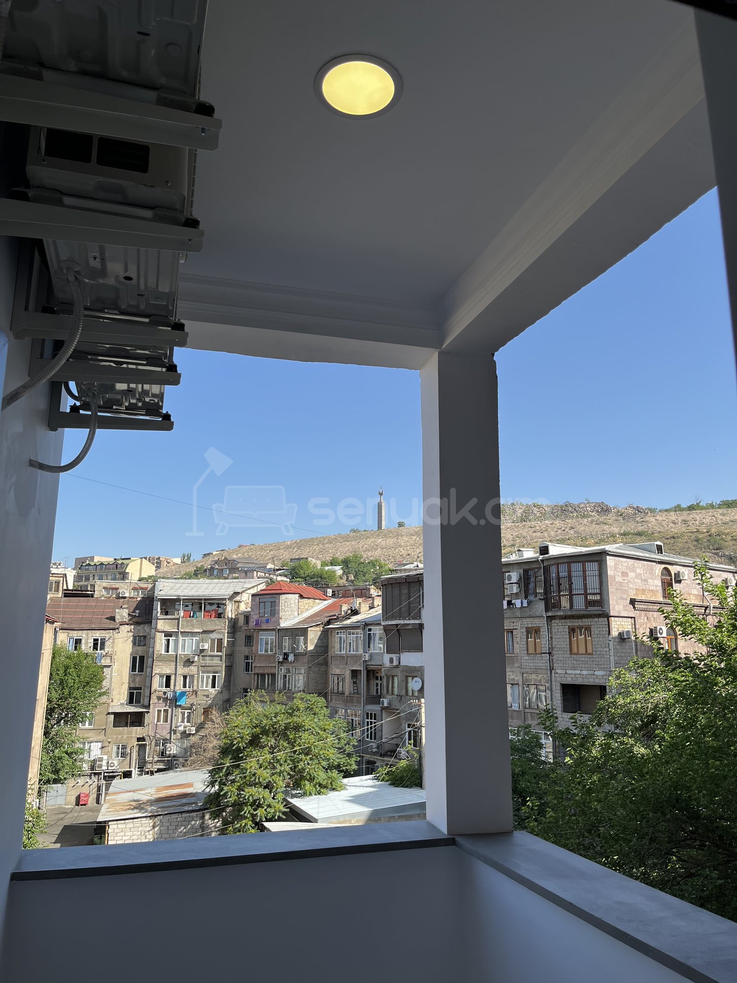 3 Սենյականոց Բնակարան Քարե Շենքում, 89քմ, 4/5 հարկ, Կապիտալ Վերանորոգված, Կահավորված