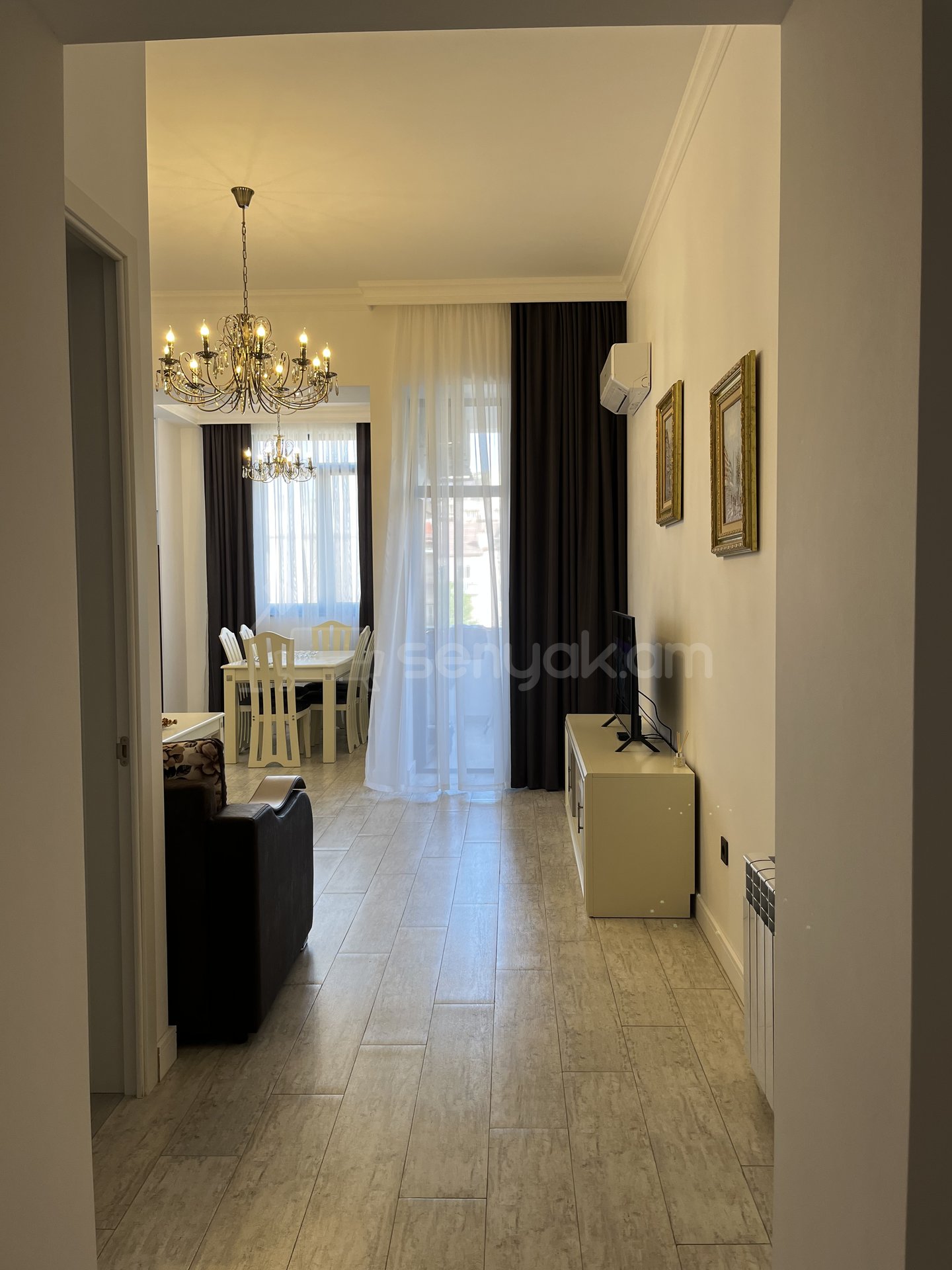 3 Սենյականոց Բնակարան Քարե Շենքում, 89քմ, 4/5 հարկ, Կապիտալ Վերանորոգված, Կահավորված