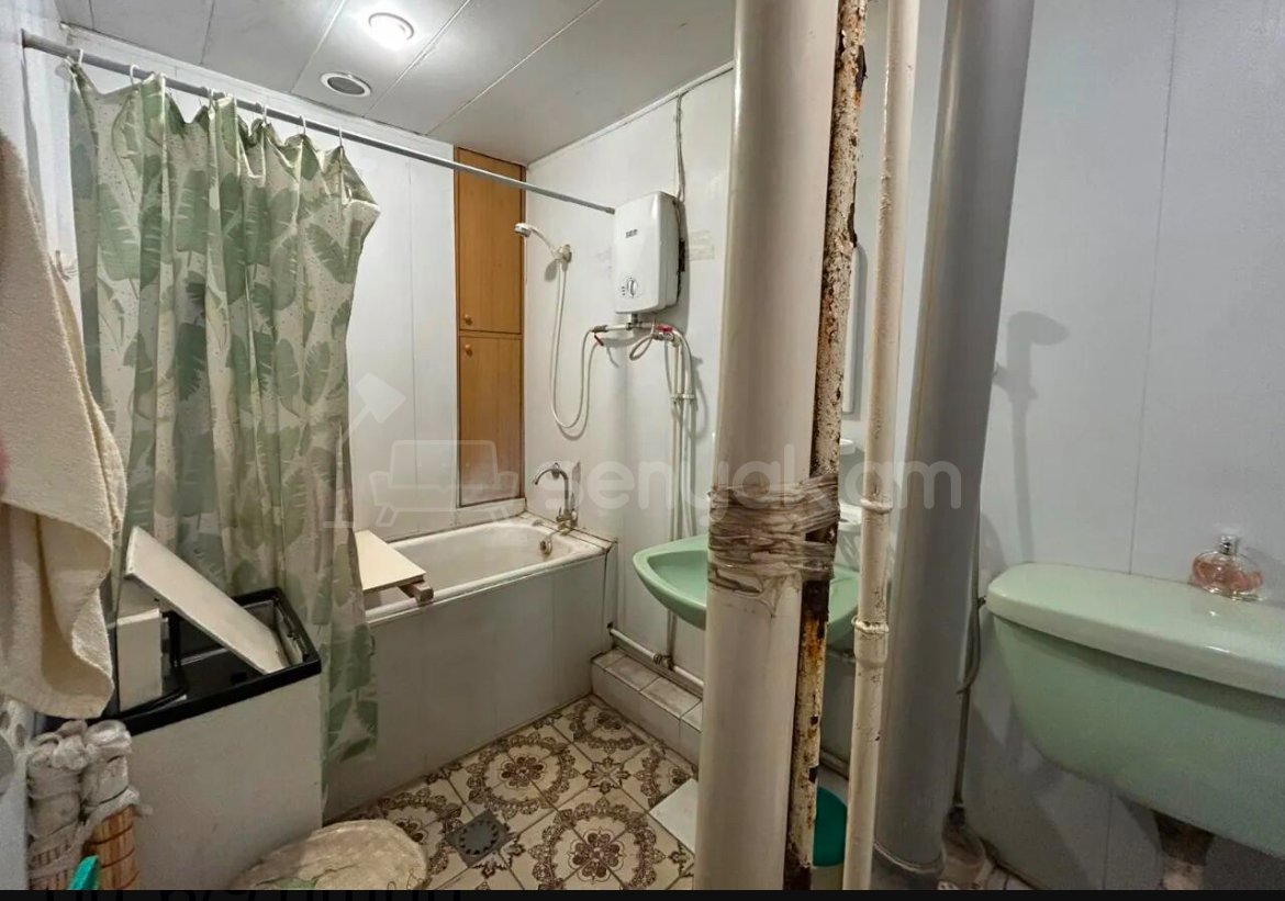 1 Սենյականոց Բնակարան, 42քմ, 6/9 հարկ, Նորմալ Վիճակում