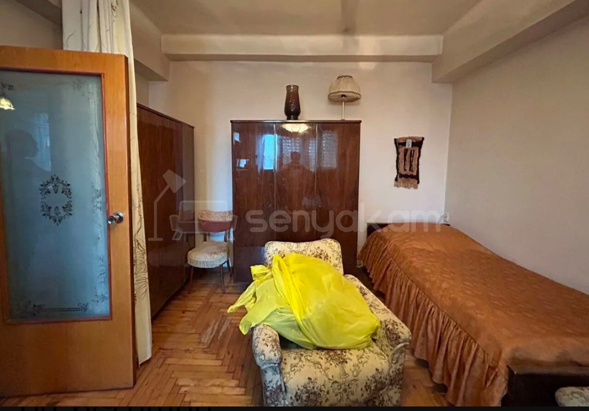 1 Սենյականոց Բնակարան, 42քմ, 6/9 հարկ, Նորմալ Վիճակում