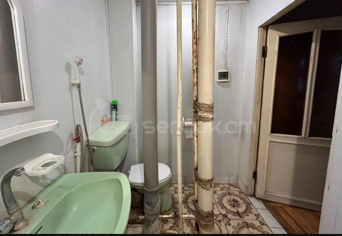 1 Սենյականոց Բնակարան, 42քմ, 6/9 հարկ, Նորմալ Վիճակում