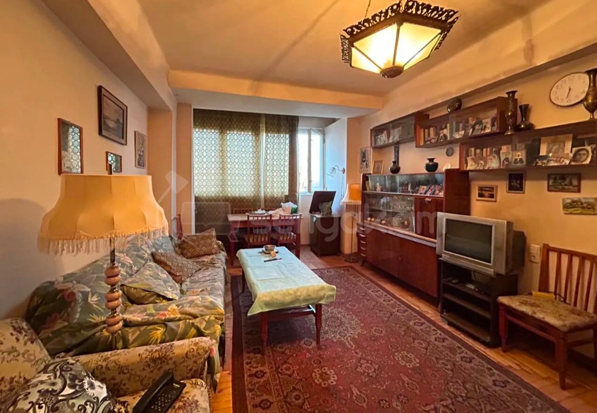 1 Սենյականոց Բնակարան, 42քմ, 6/9 հարկ, Նորմալ Վիճակում