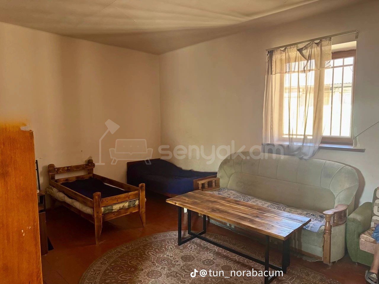 4 Սենյականոց Սեփական Տուն, 1200քմ, Նորմալ Վիճակում, Մասամբ Կահավորված, Ավտոտնակով