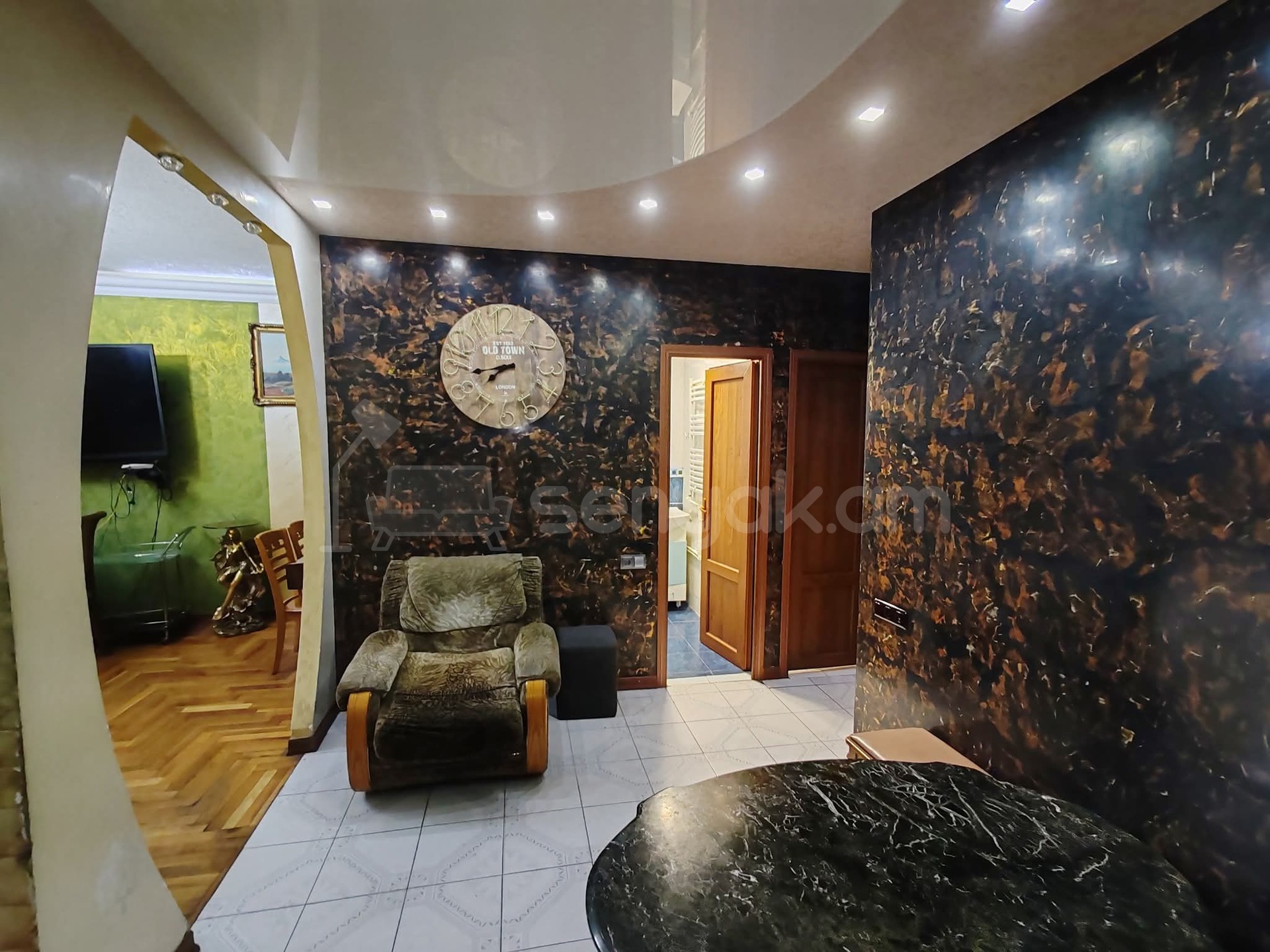 3 Սենյականոց Բնակարան Քարե Շենքում, 80քմ, 2/5 հարկ, Դիզայներական Վերանորոգված, Կահավորված