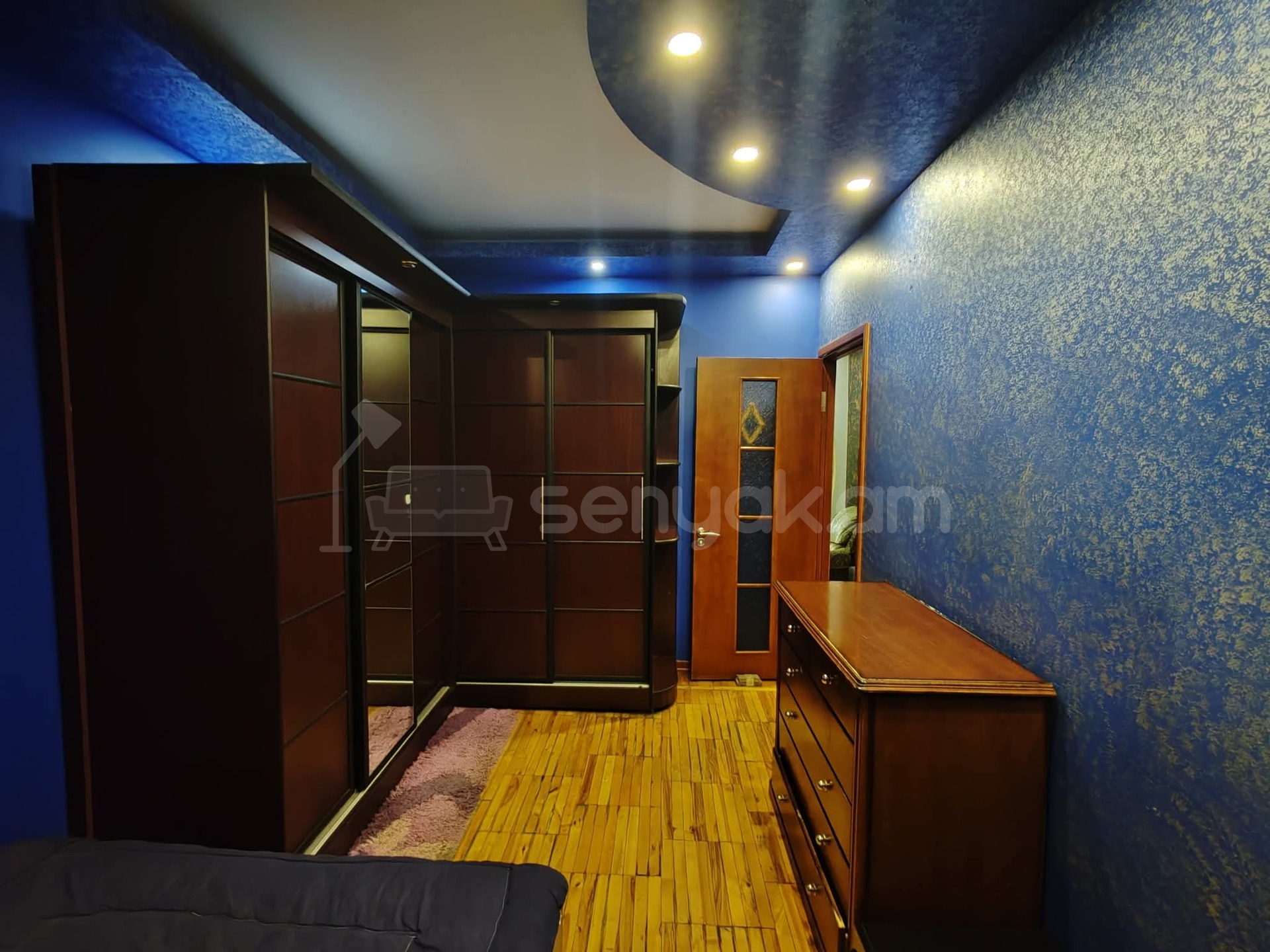 3 Սենյականոց Բնակարան Քարե Շենքում, 80քմ, 2/5 հարկ, Դիզայներական Վերանորոգված, Կահավորված