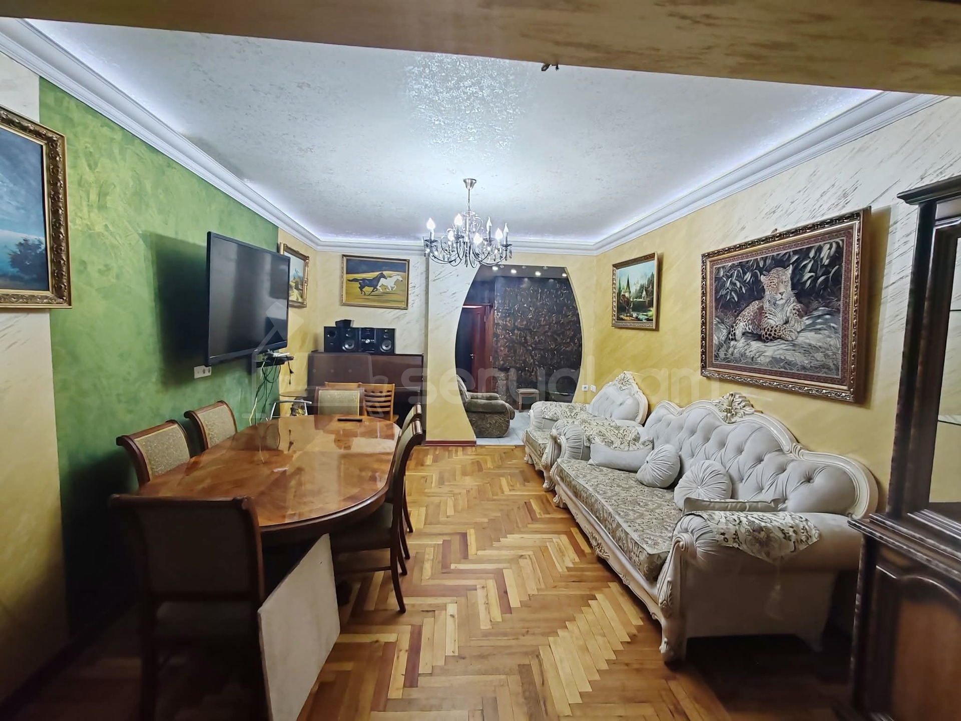 3 Սենյականոց Բնակարան Քարե Շենքում, 80քմ, 2/5 հարկ, Դիզայներական Վերանորոգված, Կահավորված