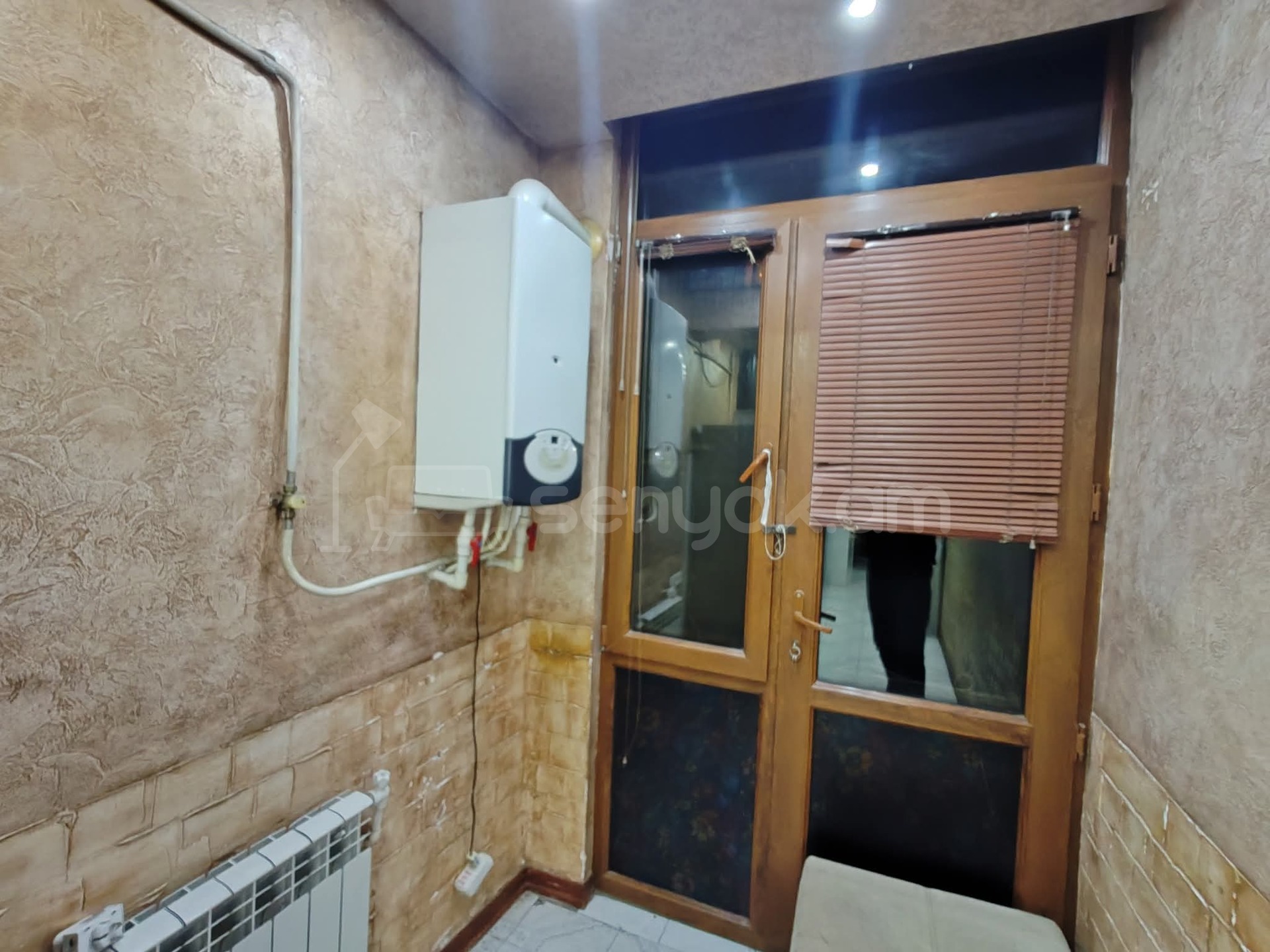 3 Սենյականոց Բնակարան Քարե Շենքում, 80քմ, 2/5 հարկ, Դիզայներական Վերանորոգված, Կահավորված