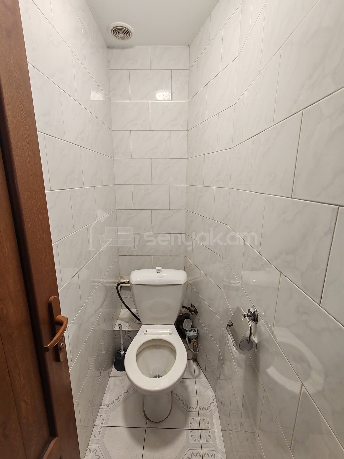 3 Սենյականոց Բնակարան Քարե Շենքում, 80քմ, 2/5 հարկ, Դիզայներական Վերանորոգված, Կահավորված