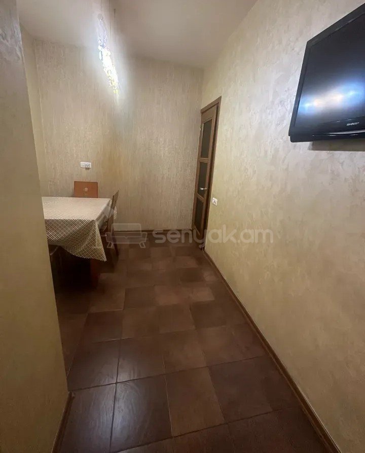 2 Սենյականոց Բնակարան, 65քմ, 5/12 հարկ, Դիզայներական Վերանորոգված, Կահավորված, Արևկող