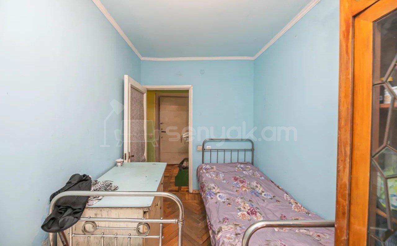 2 Սենյականոց Բնակարան Քարե Շենքում, 49քմ, 5/5 հարկ, Նորմալ Վիճակում