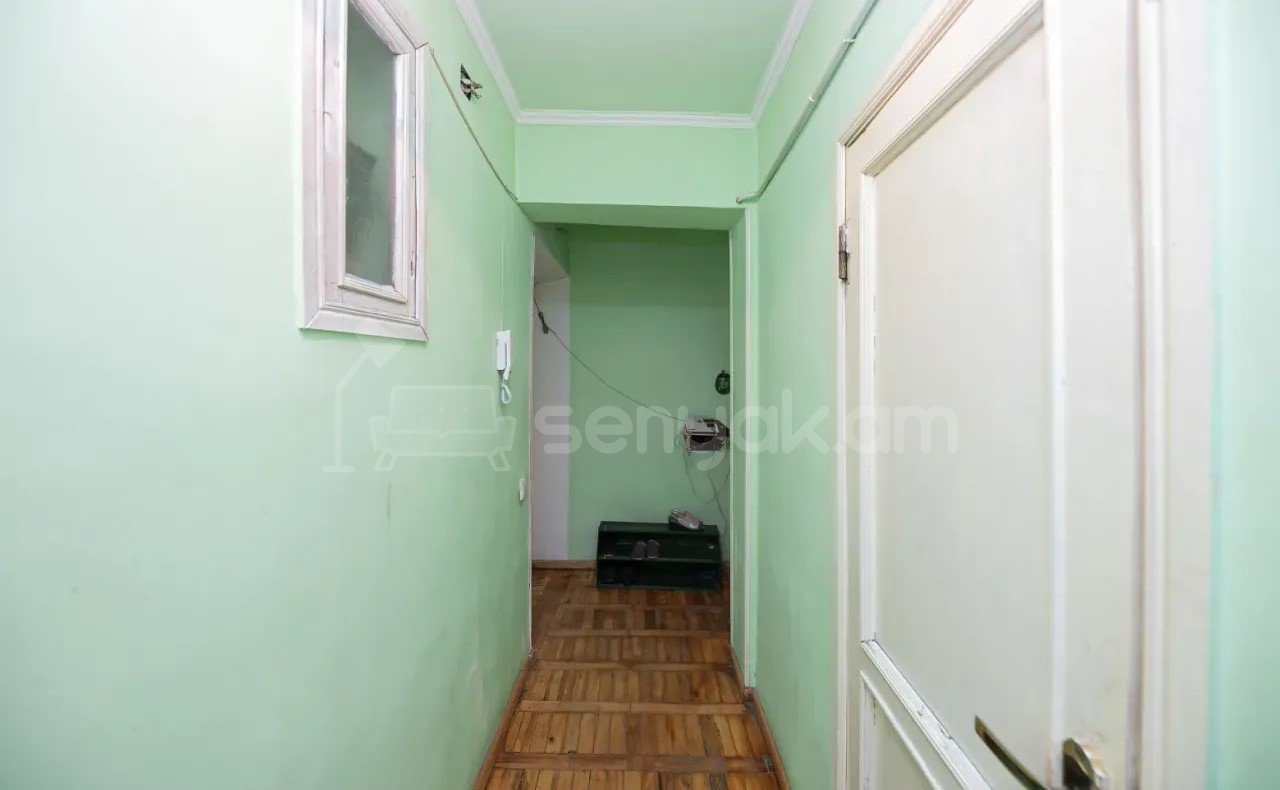 2 Սենյականոց Բնակարան Քարե Շենքում, 49քմ, 5/5 հարկ, Նորմալ Վիճակում