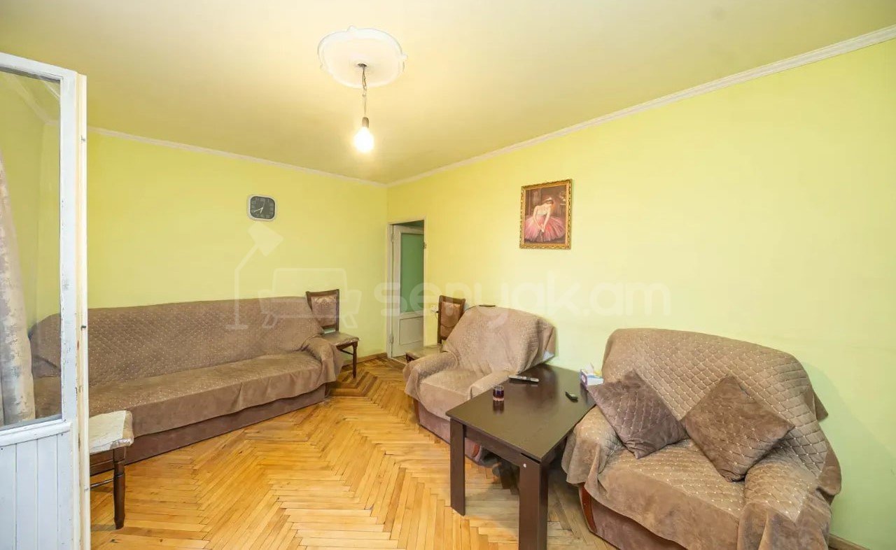 2 Սենյականոց Բնակարան Քարե Շենքում, 49քմ, 5/5 հարկ, Նորմալ Վիճակում