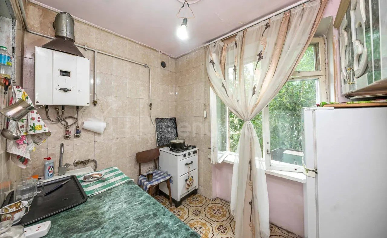 2 Սենյականոց Բնակարան Քարե Շենքում, 49քմ, 5/5 հարկ, Նորմալ Վիճակում