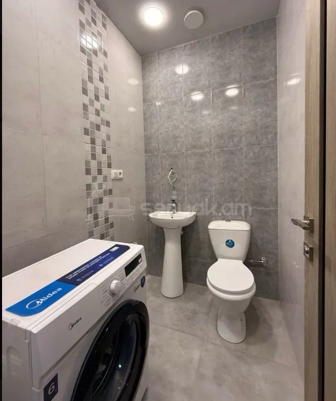 3 Սենյականոց Բնակարան Նորակառույցում, 103քմ, 12/16 հարկ, Դիզայներական Վերանորոգված, Կահավորված