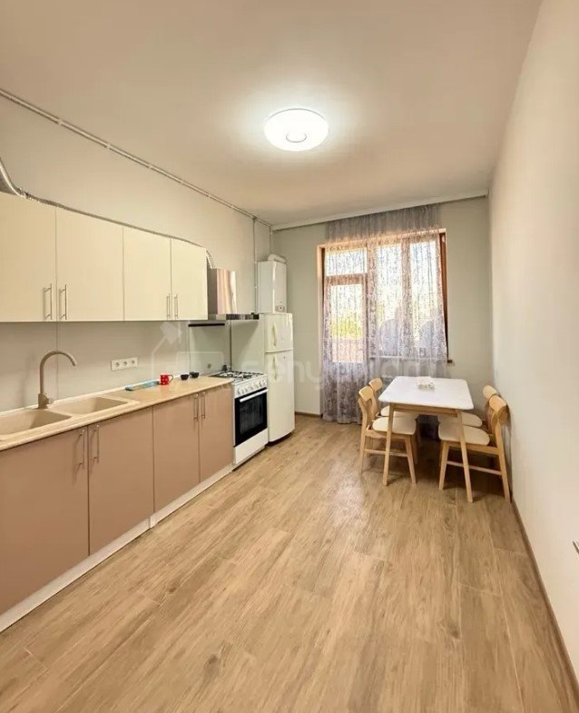 3 Սենյականոց Բնակարան Նորակառույցում, 103քմ, 12/16 հարկ, Դիզայներական Վերանորոգված, Կահավորված