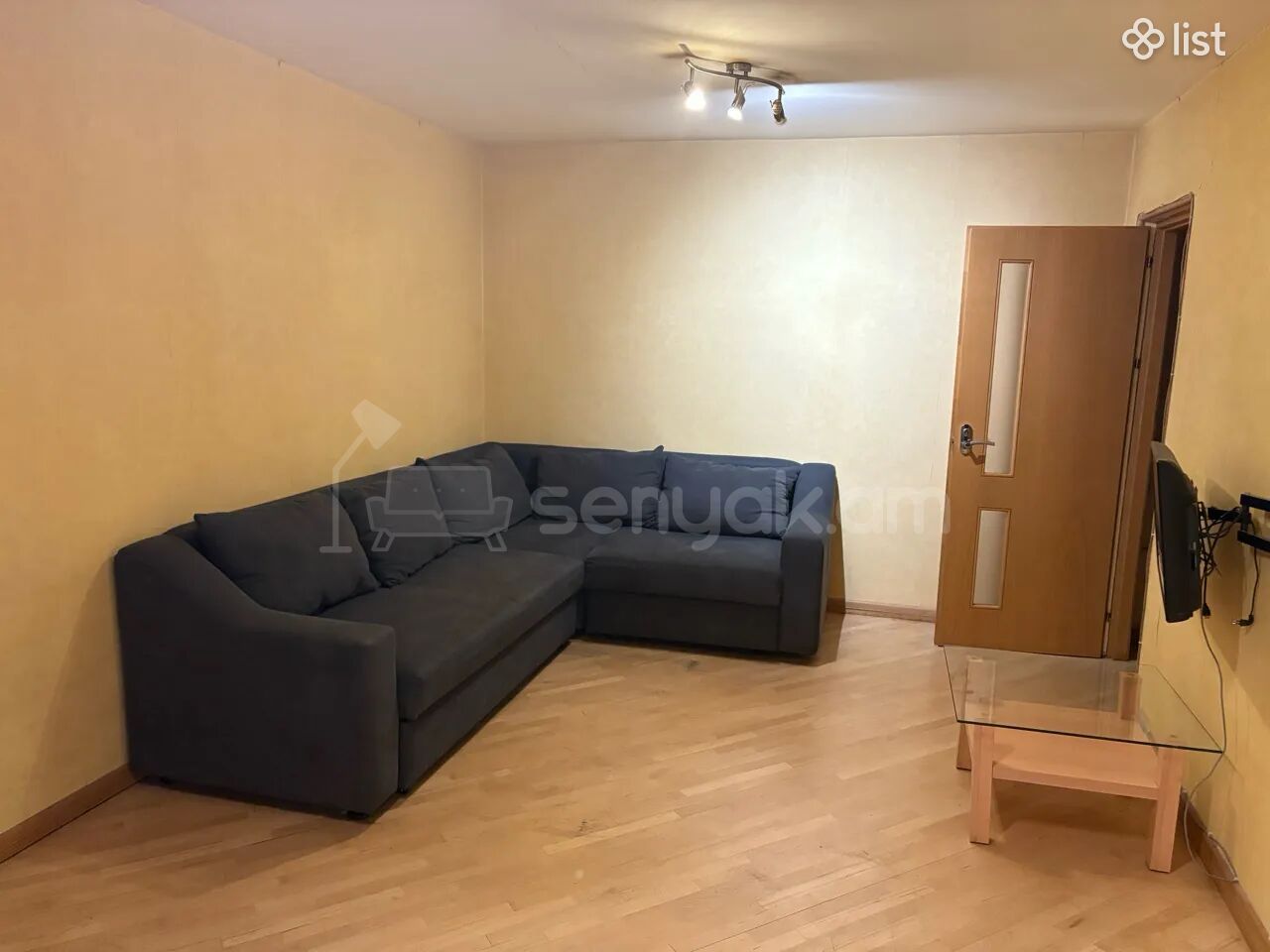 1 Սենյականոց Բնակարան Քարե Շենքում, 33քմ, 3/5 հարկ, Կապիտալ Վերանորոգված